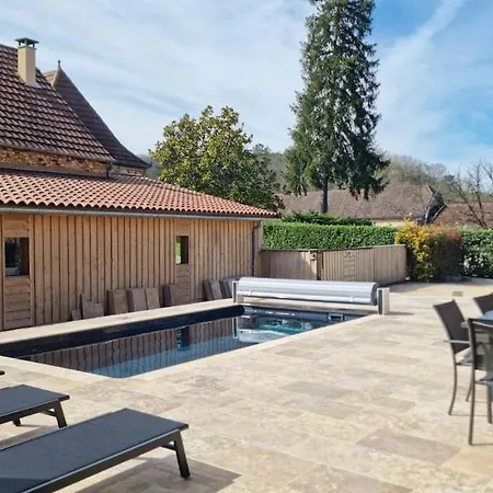 T6 Avec Piscine En Dordogne *