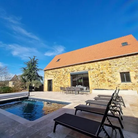 T6 Avec Piscine En Dordogne *
